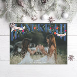 Cartes Pour Fêtes Annuelles Elégant Serif Lettré main Happy Hanoukka Photo<br><div class="desc">Elégante serif "hanoukka" avec grenades et fleurs "Happy" et "avec amour" en rubans. Image originale de Becky Nimoy. Photo avec l'aimable autorisation de unsplash</div>