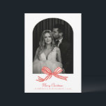 Cartes Pour Fêtes Annuelles Élégante Coquette Rouge Bow Arch Photo Noël<br><div class="desc">Célébrez votre première saison de vacances en couple marié avec cette Elégante carte de Noël Mariage Bow rouge. Doté d'un joli ruban rouge, cette carte personnalisée ajoute une touche festive à votre photo mariage préférée. Parfait pour les jeunes mariés ou les couples qui souhaitent partager leurs salutations de vacances avec...</div>