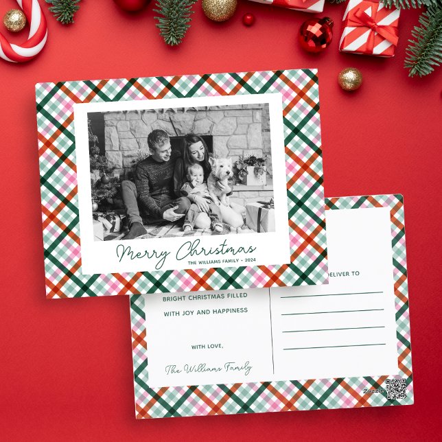 Cartes Pour Fêtes Annuelles En vichy moderne Photo de famille Joyeux Noël (Modern Christmas Gingham Black and White Photo template postcard. Red, Pink, Mint + Green colors)