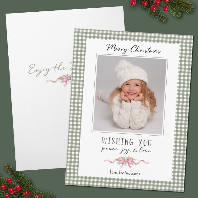 Cartes Pour Fêtes Annuelles En vichy Vert mignon Plaid Preppy Photo (A pretty green gingham photo Christmas Holiday folded Card. Personalize it with your photo and info.)