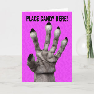 Cartes Pour Fêtes Annuelles Endroit Joyeux Halloween Bonbons dans la main du m