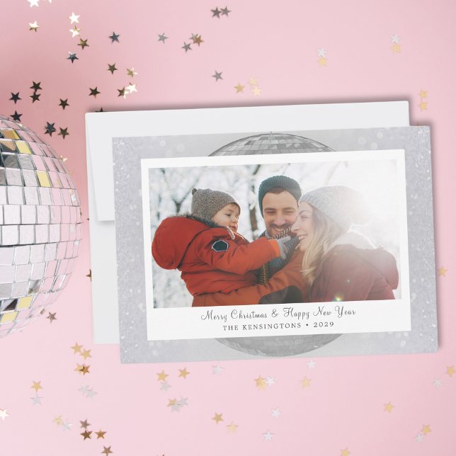 Cartes Pour Fêtes Annuelles Famille d'hiver Parties scintillant argent (Personalized Snowflake Disco Ball Christmas Card)