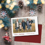 Cartes Pour Fêtes Annuelles Famille moderne Photo simple<br><div class="desc">Joyeuse carte de voeux photo de Noël, avec une famille moderne et un design de typographie simple. Avec le lettrage typographique personnalisable, vous ajoutez votre propre texte. Le dos a une couleur bordeaux rouge pour compléter l'avant. Vous remplacez également la photo par la vôtre pour ajouter la personnalisation. Idéal pour...</div>