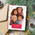 Cartes Pour Fêtes Annuelles FAMILLE PHOTO moderne minimaliste bordure rouge ro<br><div class="desc">par kat massard >>> WWW.SIMPLYSWEETPAPERIE.COM<<< An elegant card design featuring quote that you can change yourself! White geometric border on the backside, giving you the opportunity to handwrite a personal message or place a full portrait photo. NOTE >> Contactez-moi kat@simplysweetpaperie.com si vous avez besoin d'aide pour redimensionner vos photos à...</div>