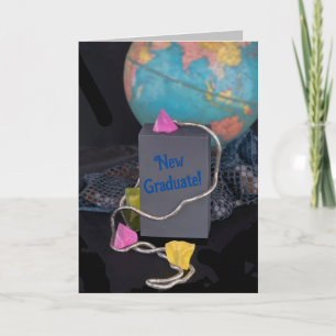 Cartes Pour Fêtes Annuelles Félicitations diplômés. Le monde vous attend.