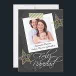 Cartes Pour Fêtes Annuelles Feliz Navidad Chalkboard Photo Cadre Et Bande<br><div class="desc">Grande carte de voeux plate pour Noël avec Feliz Navidad texte détails Espagnol cartes plates à thème .. Tableau noir et blanc et cadre photo avec bande rayée et or étoiles design noir et blanc .. X-Mas / cartes plates de vacances pour votre personnalisation avec votre propre photo et texte...</div>