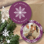 Cartes Pour Fêtes Annuelles Festif Flocon de neige photo de Noël<br><div class="desc">Envoyez la joie de cette année dans le style avec ces cartes de Noël photo modernes. Le libellé et la photo sont très faciles à personnaliser et votre famille et vos amis seront ravis de recevoir ces cartes de voeux tendance. Pour une carte do-it-yourself totalement unique, il suffit de percer...</div>