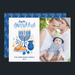 Cartes Pour Fêtes Annuelles Festive Aquarelle Menorah Happy Hanoukka Photo<br><div class="desc">Heureux Hanoukka ! Envoyez vos souhaits à votre famille et à vos amis avec cette carte à plat photo personnalisable. Il présente des illustrations aquarelles de symboles Hanoukka tels que Hanukkiah ou menorah,  sufganiyot,  olives et dreidel. Personnalisez en ajoutant des noms et une photo.</div>