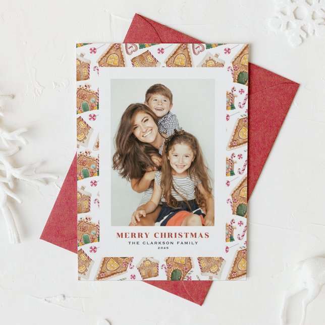 Cartes Pour Fêtes Annuelles Festive Berries et verdure Joyeux Noël Photo (Festive Gingerbread House White Photo Christmas Holiday Card)