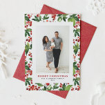 Cartes Pour Fêtes Annuelles Festive de verdure et de fraise Photo Noël<br><div class="desc">Joyeux Noël! Envoyez vos souhaits de vacances les plus chauds avec notre carte photo de Noël personnalisable, avec une belle aquarelle design de baies rouges d'hiver et de verdure luxuriante. Cette carte de Noël élégante vous permet de présenter votre photo préférée tout en ajoutant une touche personnelle à votre message...</div>