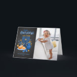 Cartes Pour Fêtes Annuelles Festive Menorah Chalkboard Photo Happy Hanoukka<br><div class="desc">Heureux Hanoukka ! Envoyer Hanoukka souhaite à la famille et aux amis avec ce carte photo personnalisable. Il présente des illustrations aquarelle de symboles Hanoukka tels que Hanukkiah ou menorah, sufganiyot, olives et dreidel sur un arrière - plan de tableau noir imitation. Personnalisez en ajoutant des noms et une photo....</div>