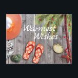 Cartes Pour Fêtes Annuelles Flip Flops, Palmier, Christmas Lights Beach<br><div class="desc">Cette carte postale de vacances Warmest Wives Beach propose une jolie paire de tongs orange et un casquette de soleil. Coquillages et palmier aquarelle ornés de lampes à cordes de Noël, le tout sur un arrière - plan en bois. Salutation intérieure ~ "de mon Paradis des Vacances à votre... "....</div>
