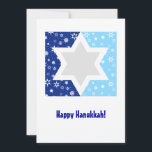 Cartes Pour Fêtes Annuelles Flocon de neige d'étoile de David de Hanoukka<br><div class="desc">Envoyez une carte avec l'impact graphique. Perfectionnez comme carte de Hanoukka ou pour une invitation de fête de vacances.  Ajoutez vos propres messages personnalisés sur l'avant et le dos ou éditez le texte pour faire une grande invitation de partie. Disponible avec les produits assortis.</div>