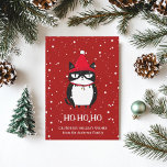 Cartes Pour Fêtes Annuelles Funny Grouchy Chat Catmas Humour Noël<br><div class="desc">Diffusez quelques rires de vacances avec cette drôle de carte de Noël avec un chat grincheux enchevêtré dans des lampes à cordes ! Le design humour "Ho Ho Ho" est parfait pour envoyer un accueil ludique à vos amis et votre famille amateurs de chat !</div>