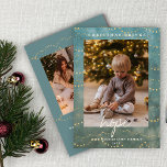 Cartes Pour Fêtes Annuelles Golden Lights Bokeh Christmas Photo Holiday Card<br><div class="desc">Envoyez à vos proches des Bonnes Fêtes chaudes avec ce livre de couleur turquoise-vert et des cordes d'or pour illuminer la carte de Noël. Insérez facilement vos données personnelles avec deux de vos photos préférées,  et faites-le vous-même.</div>