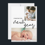 Cartes Pour Fêtes Annuelles Grand Début moderne au Nouvel An Photo bébé<br><div class="desc">J'ai conçu cette carte de vacances pour les parents qui ont accueilli leur bébé au Nouvel An. Avec les mots "Un grand début à la nouvelle année" dans la typographie moderne. Personnalisez avec vos propres photos (2 places pour les photos), partagez une photo de bébé et de votre première photo...</div>