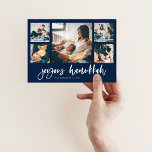 Cartes Pour Fêtes Annuelles Grille photo multiscript décontracté | Hanoukka jo<br><div class="desc">Cette simple carte de voeux de vacances en famille bleu et blanc foncé présente une typographie décontractée et moderne qui dit "Hanoukka joyeux",  avec une grille de cinq photos sur le devant et une autre sur le dos.</div>