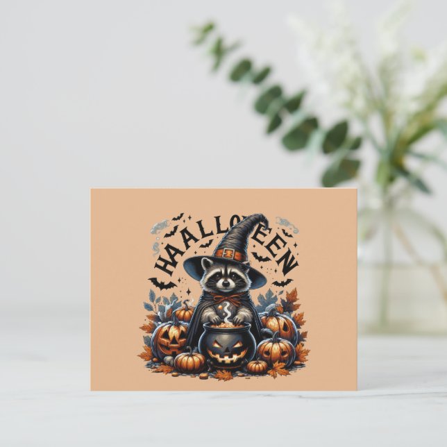 Cartes Pour Fêtes Annuelles  Halloween Raccoon Witch with Pumpkin Cauldron (Debout devant)