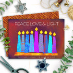 Cartes Pour Fêtes Annuelles Hanoukka Boho Motif bougies Paix Amour Rouge clair<br><div class="desc">"Paix, amour et lumière." Une illustration ludique, moderne et artistique de bougies motifs de saumons dans une menorah vous aide à inaugurer les vacances de Hanoukka. Des bougies bleues assorties de motifs de fausse feuille colorés recouvrent un arrière - plan riche en couleur rouge-brique. Faux en cuivre feuille motif de...</div>