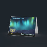 Cartes Pour Fêtes Annuelles Hanoukka heureuse - Aurora Borealis<br><div class="desc">Chanukkah salutations du Frozen Chosen. Un rendu fractal multicolore des aurores boréales,  ou aurores boréales,  superposé sur une peinture numérique de montagnes enneigées. Une menorah de Chanukkah apparaît avec le texte hébreu,  "ח ג ח ו כ ה Hanoukka" (Chag Chanukkah Sameach - Happy). Ajoutez votre propre texte supplémentaire.</div>