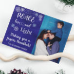 Cartes Pour Fêtes Annuelles Hanoukka Peace Love Light Photo Flocon de neige bl<br><div class="desc">Cette conception peut être personnalisée dans la zone fournie en modifiant la photo et/ou le texte. Vous pouvez également le customiser en cliquant sur Personnaliser ce Modèle, puis en choisissant l'option cliquer pour customiser et supprimer ou modifier la couleur de l'arrière - plan, ajouter du texte, modifier la couleur ou...</div>