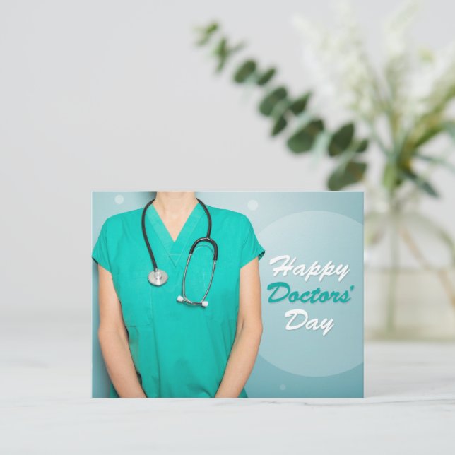 Cartes Pour Fêtes Annuelles Happy Doctors Day Female in Scrubs and Stethoscope (Debout devant)