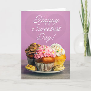 Cartes Pour Fêtes Annuelles Happy Sweetest Day Cupcakes and Cookies on Purple