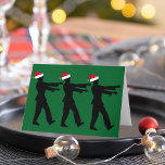Cartes Pour Fêtes Annuelles Humour de Noël vert et drôle Zombie Père Noël<br><div class="desc">Des zombies en chapeaux rouges du Père Noël marchant dans la ligne avec les bras morts ou étirés devant eux. Une drôle de carte verte de vacances pour un fan d'horreur ce Noël.</div>