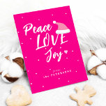 Cartes Pour Fêtes Annuelles Jeu de joie de Noël moderne rose<br><div class="desc">Typographie décontractée moderne et tendance script de joie de la paix de Noël avec un petit coeur et chapeau de Père Noël faisant une jolie carte de voeux rose chaud de Noël.                 Personnalisez-le avec votre nom de famille et votre texte de part et d'autre !</div>