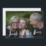 Cartes Pour Fêtes Annuelles Jingle All Way Family Photo Card Christmas<br><div class="desc">Photo de famille Carte de voeux Noël dans un design "Jingle all the way". Ajoutez votre photo et le nom de votre famille. Cette carte de Noël photo moderne revient à une brindille de Noël et à la conception de baies sèches sur le dos.</div>