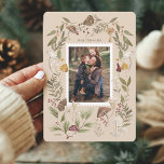 Cartes Pour Fêtes Annuelles Joie Peace Love Aquarelle Woodsy Mushrooms Photo<br><div class="desc">Découvrez le charme de la saison avec notre carte de vacances en photo de champignons boisés en aquarelle enchanteresse! C'est la façon idéale d'envoyer un peu de magie artistique à vos proches en cette période de vacances. Notre design fantaisiste et charmant déborde de champignons aquarelles peints à la main, de...</div>
