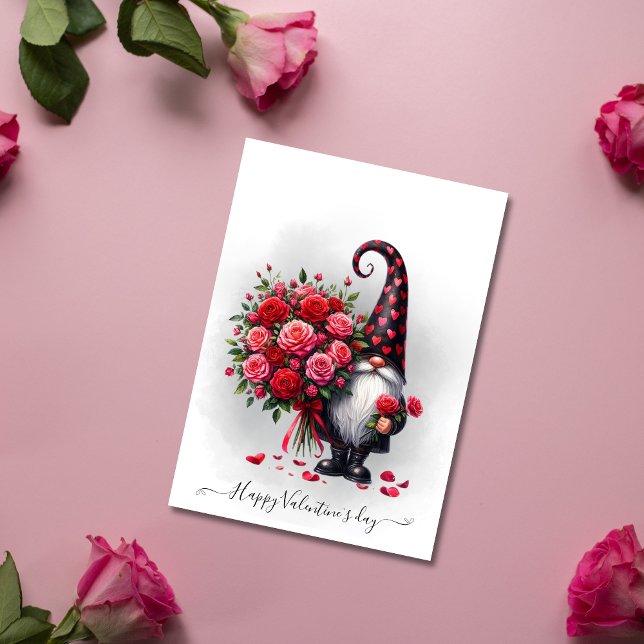 Cartes Pour Fêtes Annuelles Jour de Valentines aux Roses Rouges (Cute Black Gnome With Red Roses Valentines day Holiday Card)
