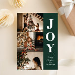Cartes Pour Fêtes Annuelles Joy Modern Green Christmas 3 Photo Collage<br><div class="desc">Joy Modern Green Noël 3 Photo Collage Carte de vacances. Envoyez des voeux de vacances personnalisables et personnalisés à vos amis, collègues et famille dans des cartes de style simple, chic, élégant et moderne design photo festif, naturel minimaliste! Ci-dessous la calligraphie présente votre message de voeux personnalisé dans la typographie...</div>