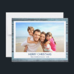 CARTES POUR FÊTES ANNUELLES JOYE NOËL RUSTIQUE PLAGE EN BOIS PHOTO<br><div class="desc">Rustic Blue Wood Coastal Beach Famille Photo Noël Carte de vacances. L'image et le nom de famille peuvent être remplacés sur cette simple plage ou des vacances côtières Carte photo de famille de Noël.</div>