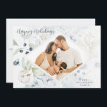 Cartes Pour Fêtes Annuelles Joyeuses fêtes Arctic Winter Botanical Photo<br><div class="desc">Carte d'hiver botanique de l'Arctique, multi-photo. Joyeuses fêtes en écriture grise. Caractéristiques de la carte, cadre d'aquarelle élégant de baies d'hiver, coton, feuille et chardon dans les tons bleu, sauge et gris. Photo unique devant la carte et trois photo collage cadre sur le dos. Lignes de texte modèles pour la...</div>