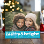 Cartes Pour Fêtes Annuelles Joyeux et brillant Gras Photo moderne - bleu<br><div class="desc">Que vos jours soient joyeux et lumineux. Une image complète horizontale est incluse sur le devant. Un design de vacances simple et élégant qui met en valeur vos photos. Si vous rencontrez des problèmes avec vos images ou votre texte, cliquez sur le bouton personnaliser et vous pourrez déplacer les choses...</div>