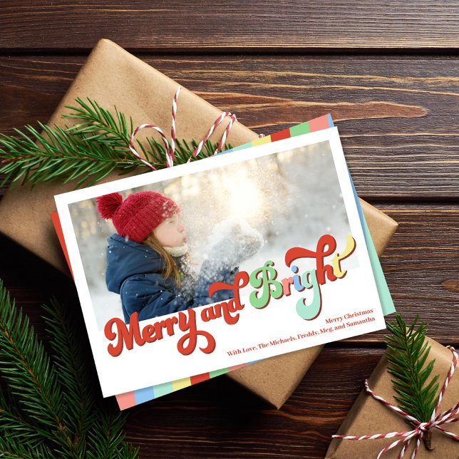 Cartes Pour Fêtes Annuelles Joyeux et brillant Retro Photo de Noël (Merry and Bright holiday photo card. With colorful retro typography. )