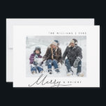 Cartes Pour Fêtes Annuelles Joyeux et Lumineux, Photo de Famille, Écriture Mod<br><div class="desc">Joyeux et Lumineux. Célébrez la saison des fêtes de Noël avec cette carte de vœux photo de famille (imprimée et/ou téléchargeable), dans un thème d'écriture minimaliste moderne. Elle est entièrement personnalisable et personnalisée avec vos propres messages de vœux. C'est simple, facile, mais moderne, minimaliste et festif. C'est la carte de...</div>