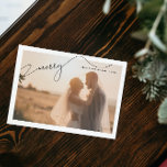 Cartes Pour Fêtes Annuelles Joyeux Moderne Typographie Nom 2 Photo Noël<br><div class="desc">Cette belle et moderne Merry Modern Typographie Nom 2 Photo Christmas La carte de vacances présente votre photo mariage horizontale derrière une bordure blanche, avec le mot 'Merry' dans une belle typographie de calligraphie moderne avec des fleurs décoratives à la fin des mots. La carte est personnalisée avec vos noms...</div>