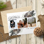 Cartes Pour Fêtes Annuelles Joyeux Noël noir Pinecone hiver Botanique Ho<br><div class="desc">Voici notre joyeux Noël noir Pinecone Calligraphy Botanical Photo Holiday Carte postale! Cette belle carte comprend trois de vos photos préférées, parfaitement arrangée avec un agencement tendance et ample d'éléments botaniques comme les cônes de pin et les baies. La calligraphie lettrée à la main ajoute une touche de charme et...</div>