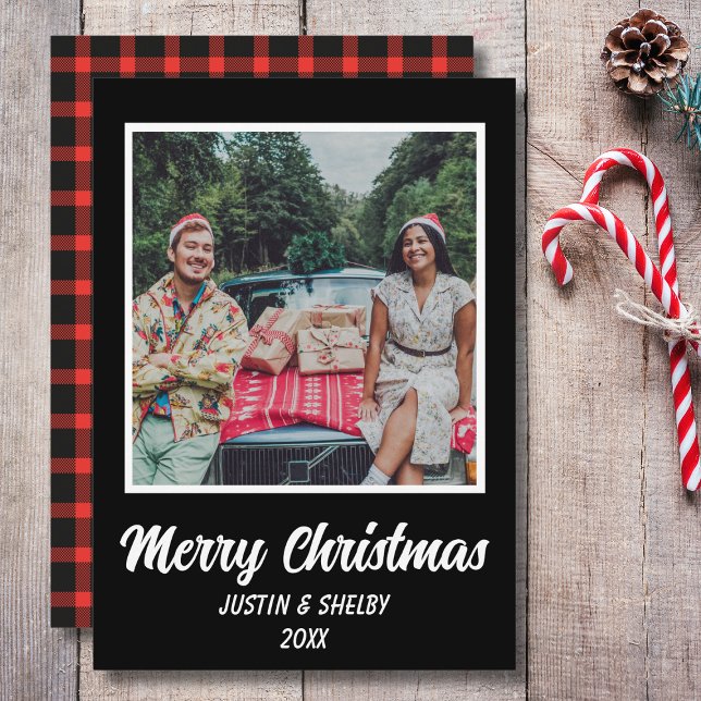 Cartes Pour Fêtes Annuelles Joyeux Noël Photo personnalisée (Merry Christmas Holiday Photo Card in Red and Black Plaid with Custom Name & Year.)
