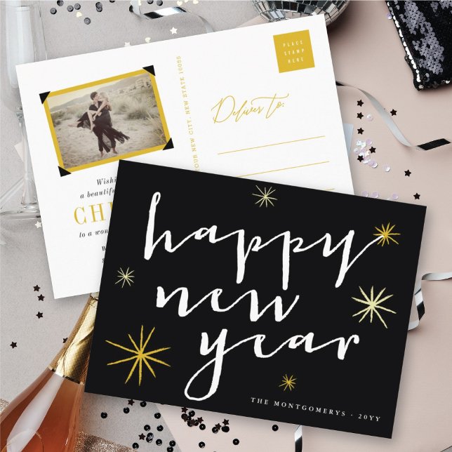 Cartes Pour Fêtes Annuelles Joyeux Nouvel An Script moderne Chic Gold Starburs (Happy New Year Modern Script Chic Gold Starburst Holiday Postcard @ fat_fa_tin)