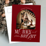 Cartes Pour Fêtes Annuelles Joyeux & Rouge brillant Script photo Noël<br><div class="desc">Joyeux & Bright photo design de carte de vacances en rouge et blanc festif avec des polices de script élégantes. Ce design de carte de Noël entièrement modifiable comprend l'espace pour une photo, votre nom ainsi que l'espace pour ajouter votre message personnalisé. Faites de cette saison de vacances photo branchée...</div>