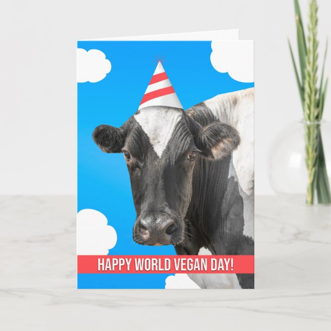 Cartes Pour Fêtes Annuelles Joyeux Vegan Day Cute Cow en Casquette de fête (Devant)