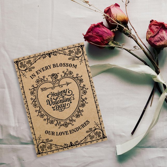 Cartes Pour Fêtes Annuelles Kraft Fantaisiste Coeur de Flèche Antique Saint Va (Rustic charm meets romantic artistry—an arrowed heart that preserves love’s enduring story.)