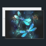 Cartes Pour Fêtes Annuelles Les libellules du lac<br><div class="desc">Deux libellules transparentes,  lumineuses,  turquoise,  artistiquement dessinées sur l'arrière - plan de nuit avec des algues luminescentes et des lucioles. libellule éclatante.</div>