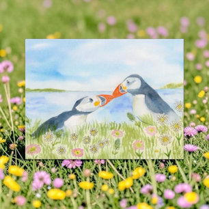 Cartes Pour Fêtes Annuelles Macareux mignons aquarelle dans un champ de fleurs