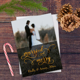 Cartes Pour Fêtes Annuelles Married & Merry Faux Gold Foil Typography w/ Photo