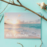 Cartes Pour Fêtes Annuelles Mele Kalikimaka Belle plage Noël<br><div class="desc">Ces jolies cartes de Noël en bord de mer présentent de magnifiques paysages marins côtiers au lever du soleil avec une belle typographie qui dit Mele Kalikimaka. Une jolie façon hawaïenne de dire Joyeux Noël dans le style. Emmenez-moi à la plage ce jour férié.</div>