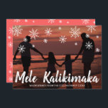 Cartes Pour Fêtes Annuelles Mele Kalikimaka Hawaiian Beach Photo Noël<br><div class="desc">Envoyez des réjouissances de vacances avec cette carte de Noël mignonne avec le message d'accueil hawaïen écrit à la main "Mele Kalikimaka" et des flocons de neige dessinés à la craie sur votre photo de vacances préférée en famille. La face arrière est recouverte d'un motif de flocon de neige sur...</div>